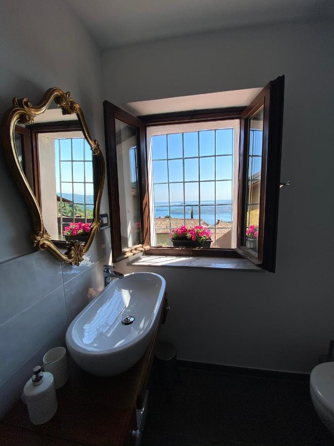 La Casa Di Andrea Apartment Gardone Riviera Bagian luar foto