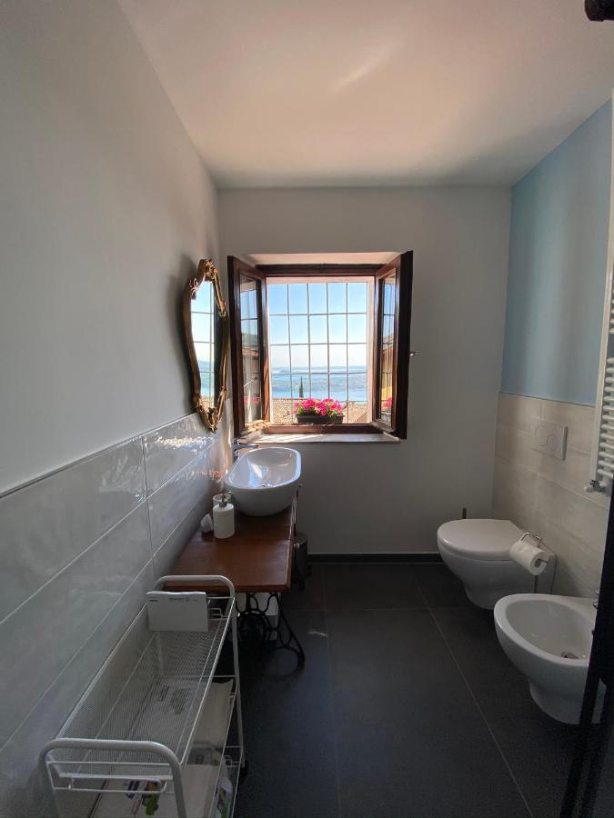 La Casa Di Andrea Apartment Gardone Riviera Bagian luar foto
