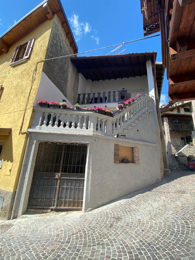 La Casa Di Andrea Apartment Gardone Riviera Bagian luar foto