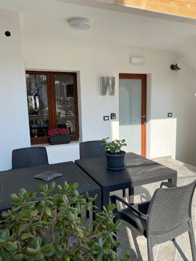 La Casa Di Andrea Apartment Gardone Riviera Bagian luar foto