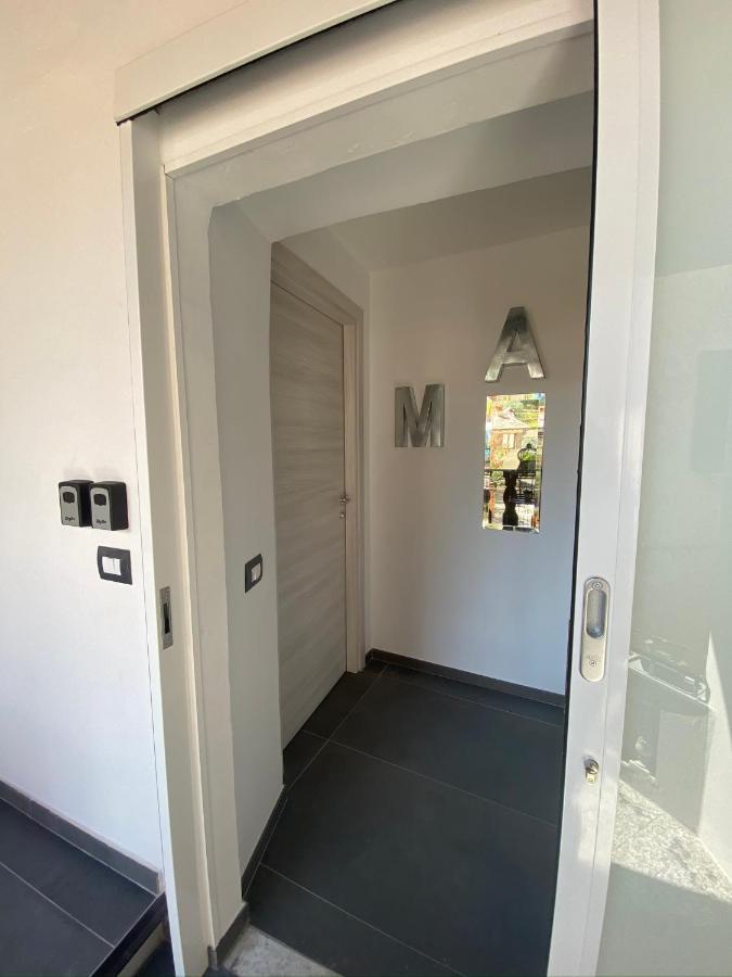 La Casa Di Andrea Apartment Gardone Riviera Bagian luar foto